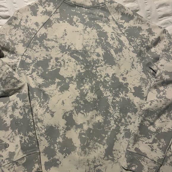 Lululemon City Sweat Crew
Spectral White Opal Silver Drop - Picture 2 of 4